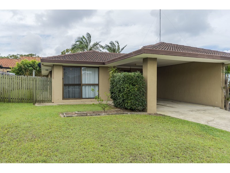 2/215 Central Street, Labrador QLD 4215