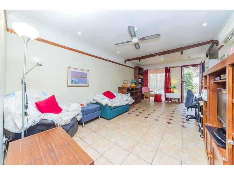 1/8 Clovelly Place, Labrador QLD 4215