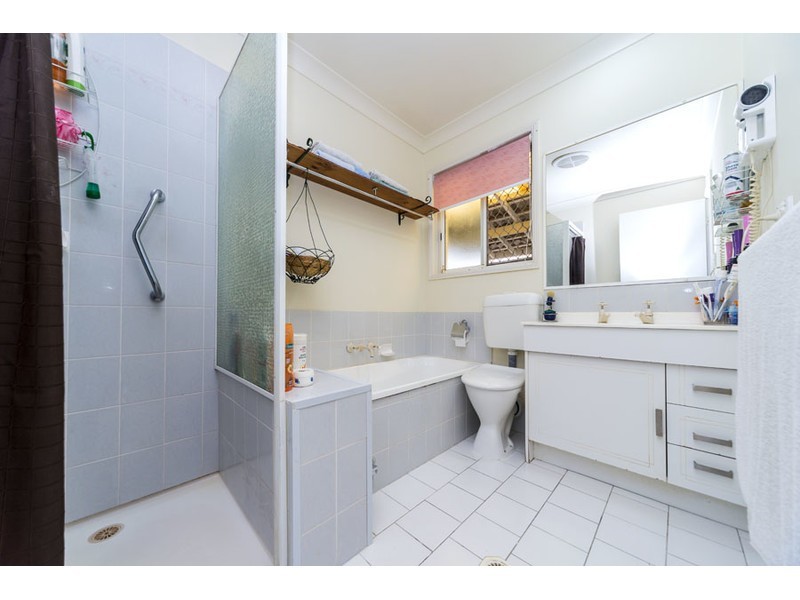 1/8 Clovelly Place, Labrador QLD 4215