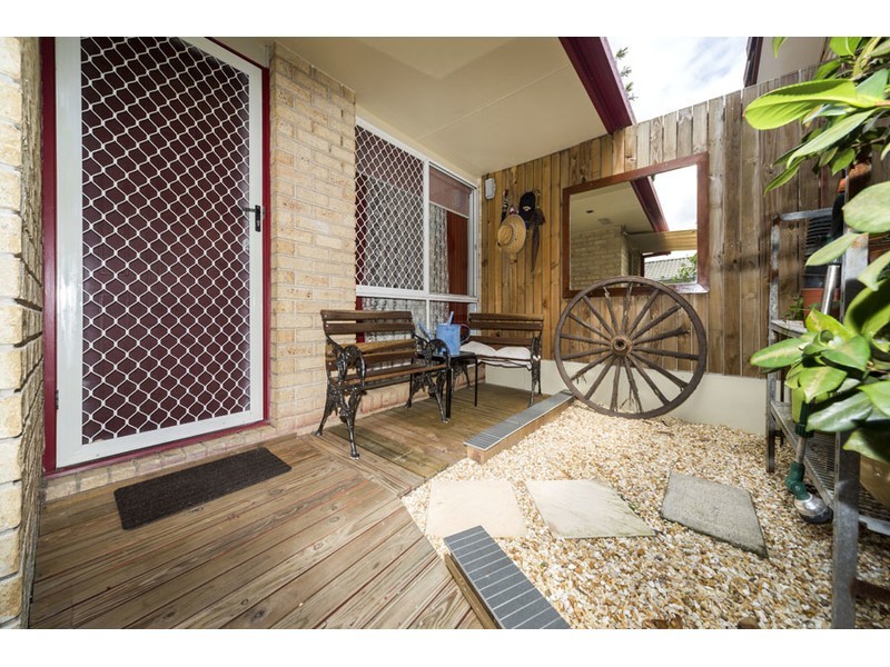 1/8 Clovelly Place, Labrador QLD 4215