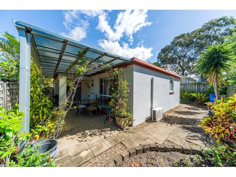 16 Madasin Close, Arundel QLD 4214