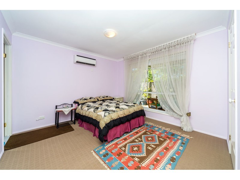 16 Madasin Close, Arundel QLD 4214