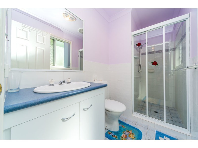 16 Madasin Close, Arundel QLD 4214