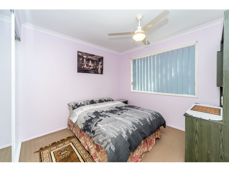 16 Madasin Close, Arundel QLD 4214