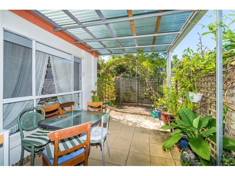 16 Madasin Close, Arundel QLD 4214