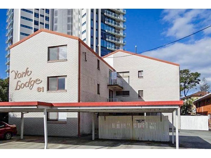 2/61 Frank Street, Labrador QLD 4215