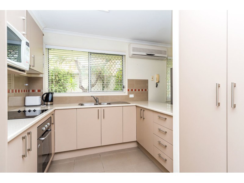 9/17 McMillan Street, Labrador QLD 4215