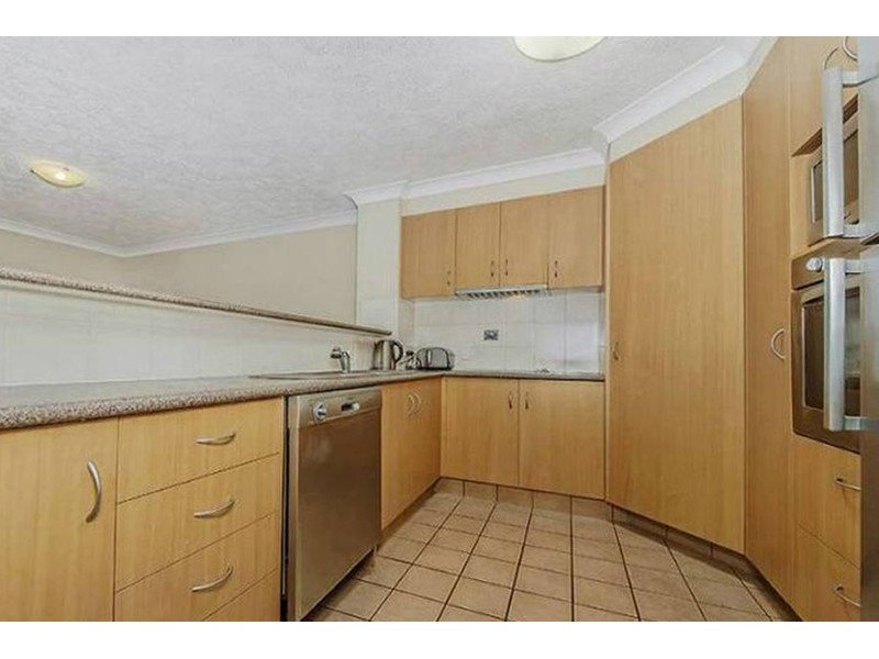 30/16 Sykes Court, Southport QLD 4215