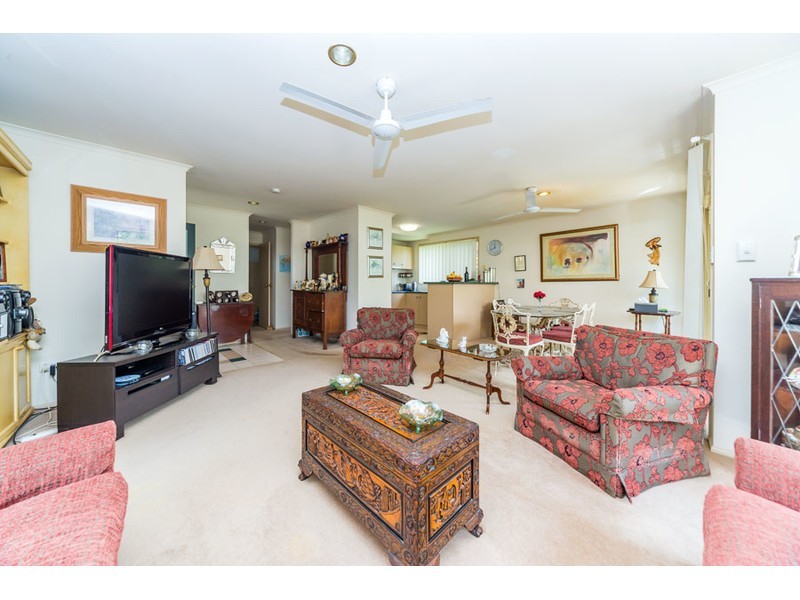 2/154 Central Street, Labrador QLD 4215