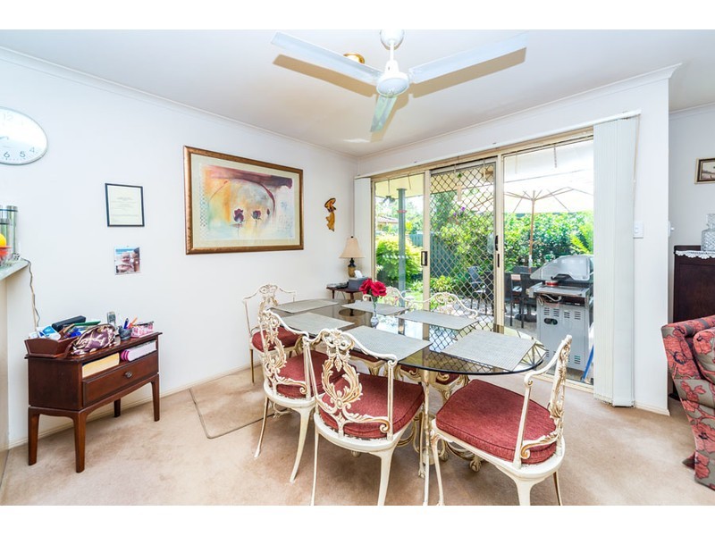 2/154 Central Street, Labrador QLD 4215