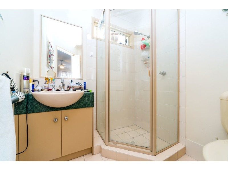 2/154 Central Street, Labrador QLD 4215