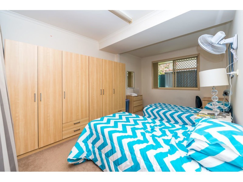 2/154 Central Street, Labrador QLD 4215