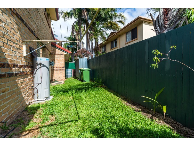 2/154 Central Street, Labrador QLD 4215