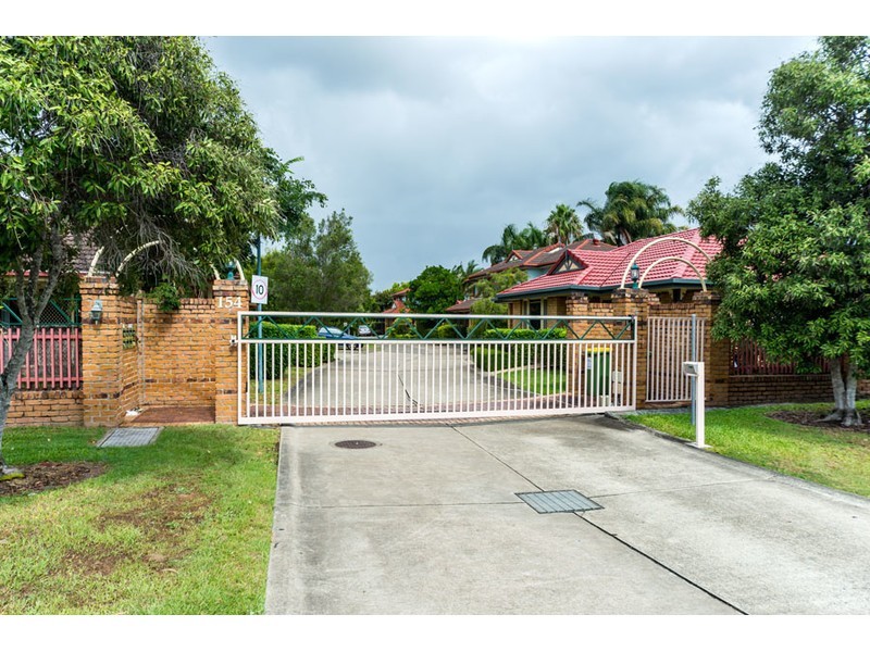 2/154 Central Street, Labrador QLD 4215