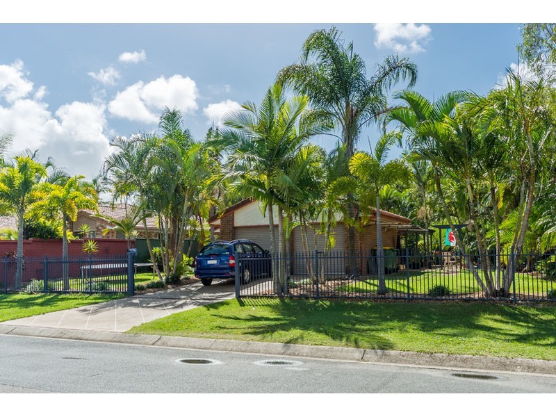 3 Fadden Close, Arundel QLD 4214