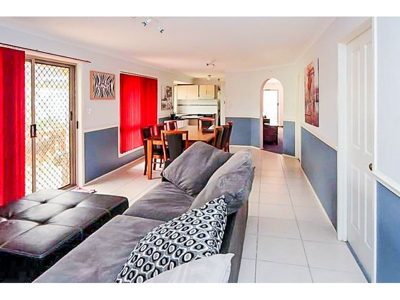 3 Fadden Close, Arundel QLD 4214