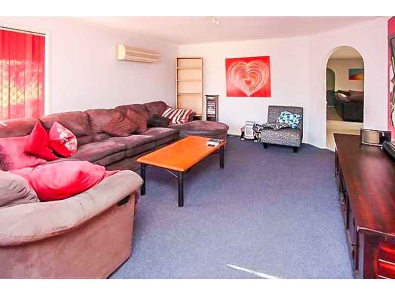 3 Fadden Close, Arundel QLD 4214