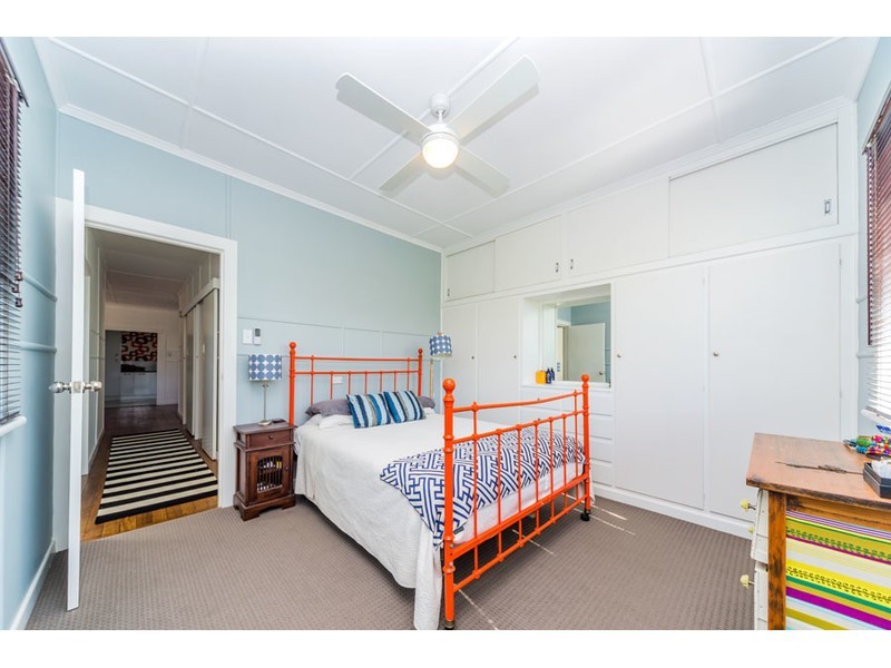 66 Central Street, Labrador QLD 4215