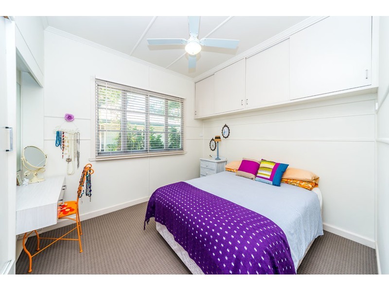 66 Central Street, Labrador QLD 4215