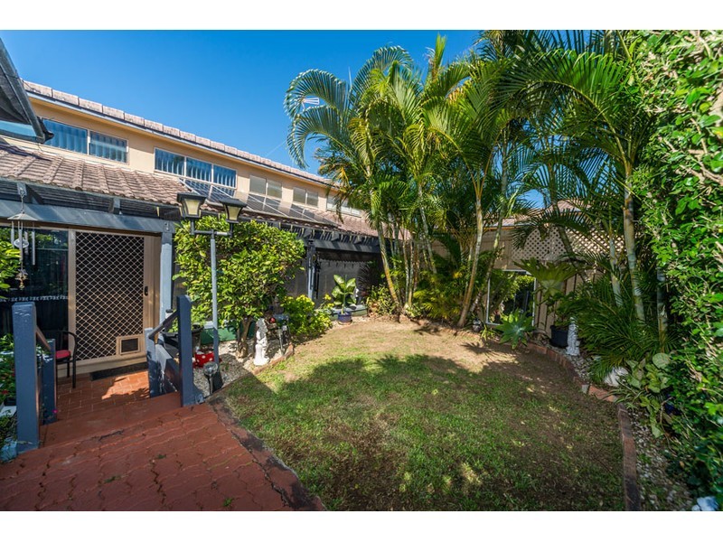 37/63 Olsen Avenue, Labrador QLD 4215