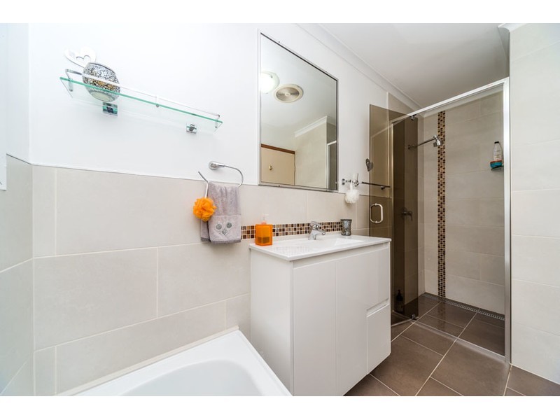 2/291A Government Road, Labrador QLD 4215