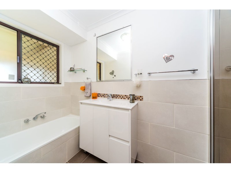 2/291A Government Road, Labrador QLD 4215