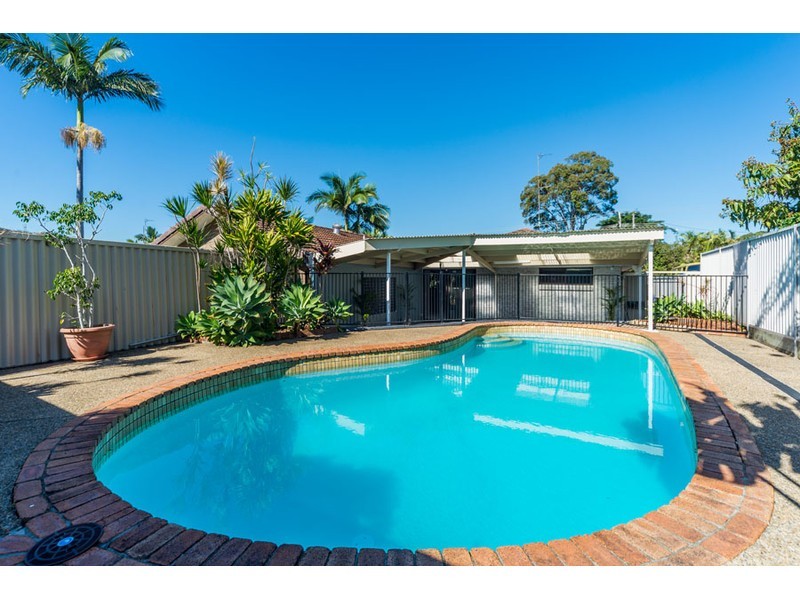 1/203 Central Street, Labrador QLD 4215