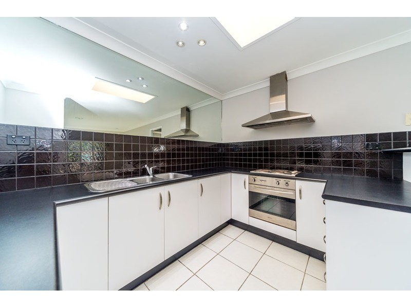 1/203 Central Street, Labrador QLD 4215