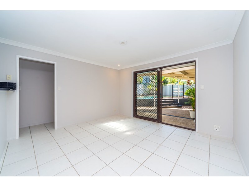 1/203 Central Street, Labrador QLD 4215