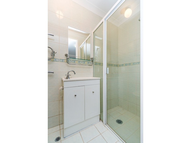 1/203 Central Street, Labrador QLD 4215