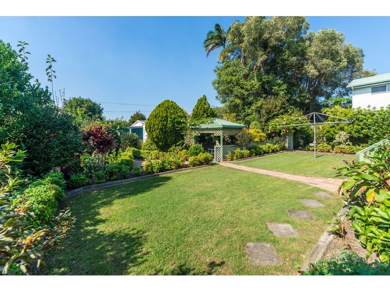 25 Echlin Street, Labrador QLD 4215