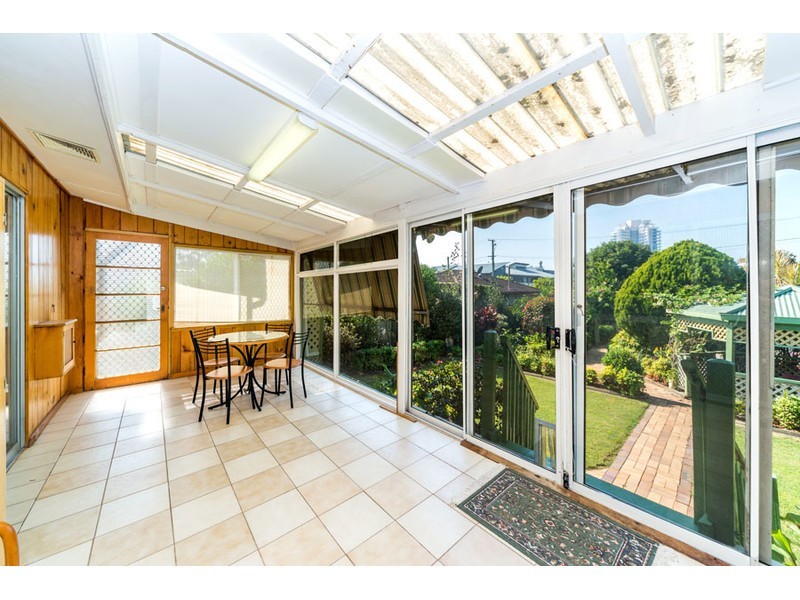 25 Echlin Street, Labrador QLD 4215