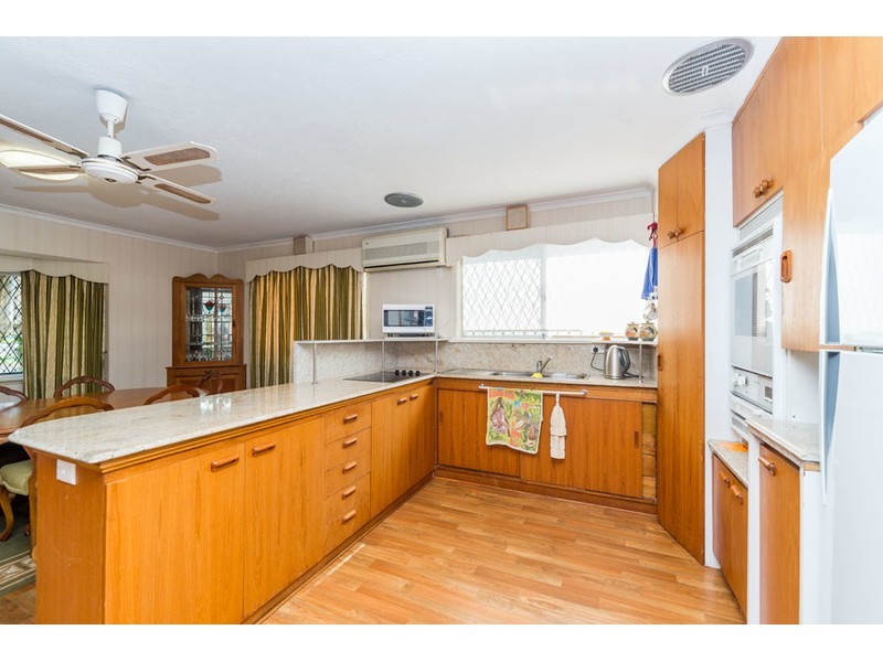 25 Echlin Street, Labrador QLD 4215