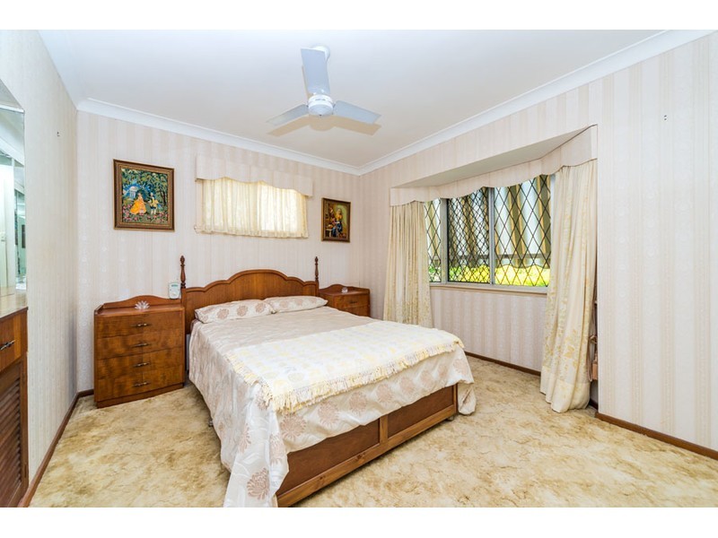 25 Echlin Street, Labrador QLD 4215