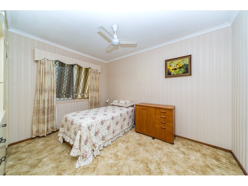 25 Echlin Street, Labrador QLD 4215