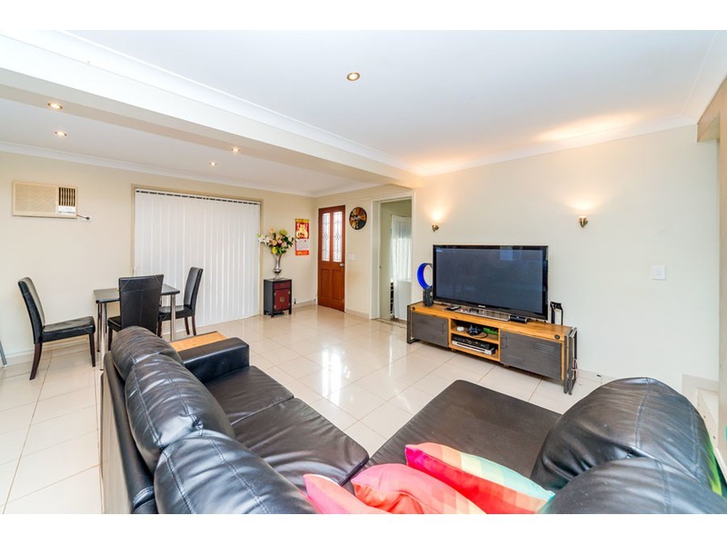 1/80 Broad Street, Labrador QLD 4215