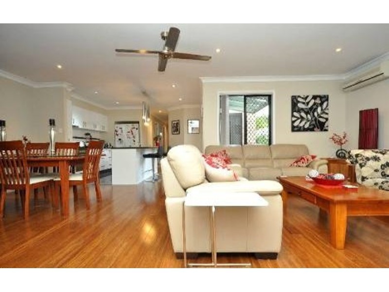 2/26 Sanctuary Court, Coombabah QLD 4216