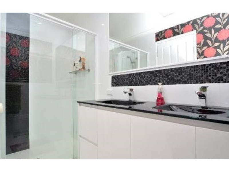 2/26 Sanctuary Court, Coombabah QLD 4216