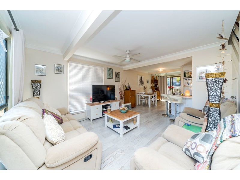 5/77 Olsen Avenue, Labrador QLD 4215