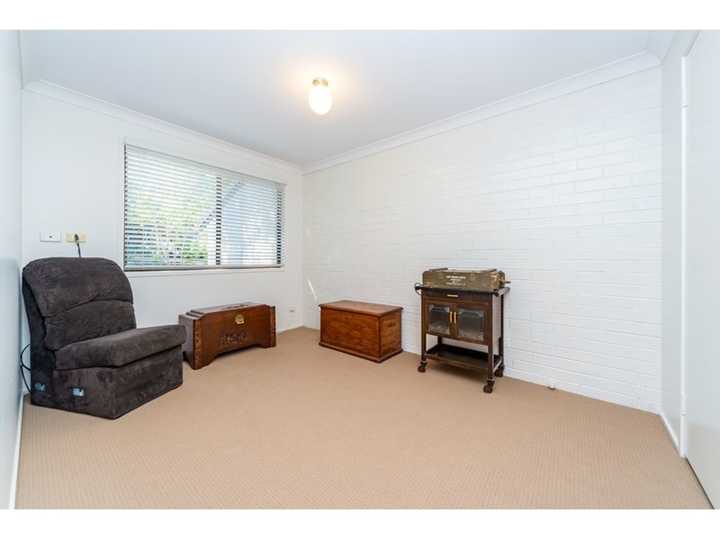 2/77 Olsen Avenue, Labrador QLD 4215