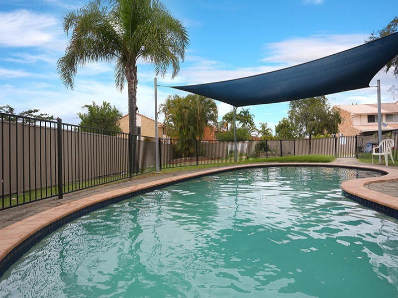 2/77 Olsen Avenue, Labrador QLD 4215