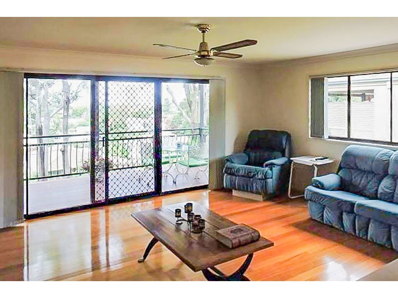 2/11 Hilltop Street, Labrador QLD 4215