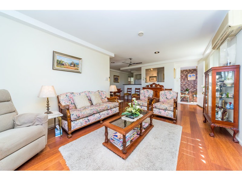 1/31 Kenny Drive, Labrador QLD 4215