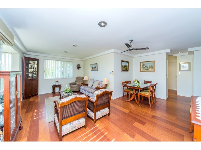 1/31 Kenny Drive, Labrador QLD 4215