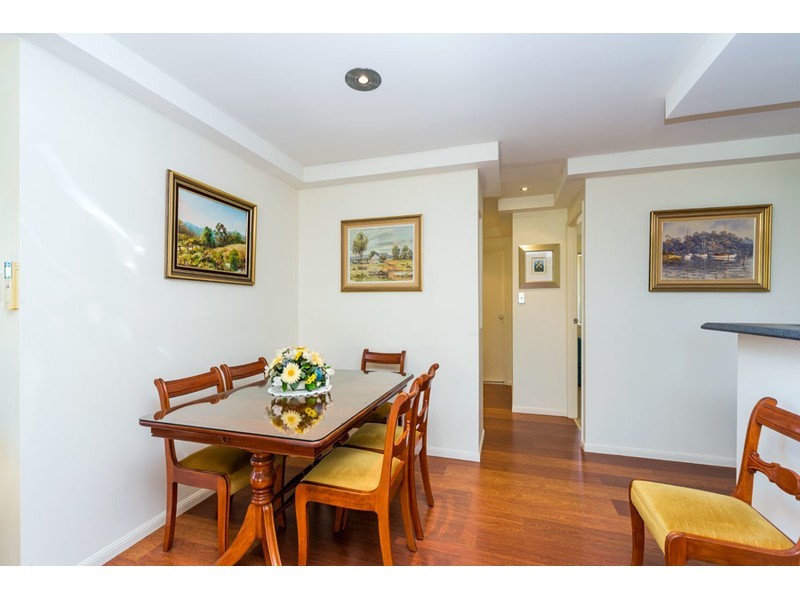 1/31 Kenny Drive, Labrador QLD 4215