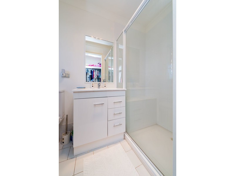 1/31 Kenny Drive, Labrador QLD 4215