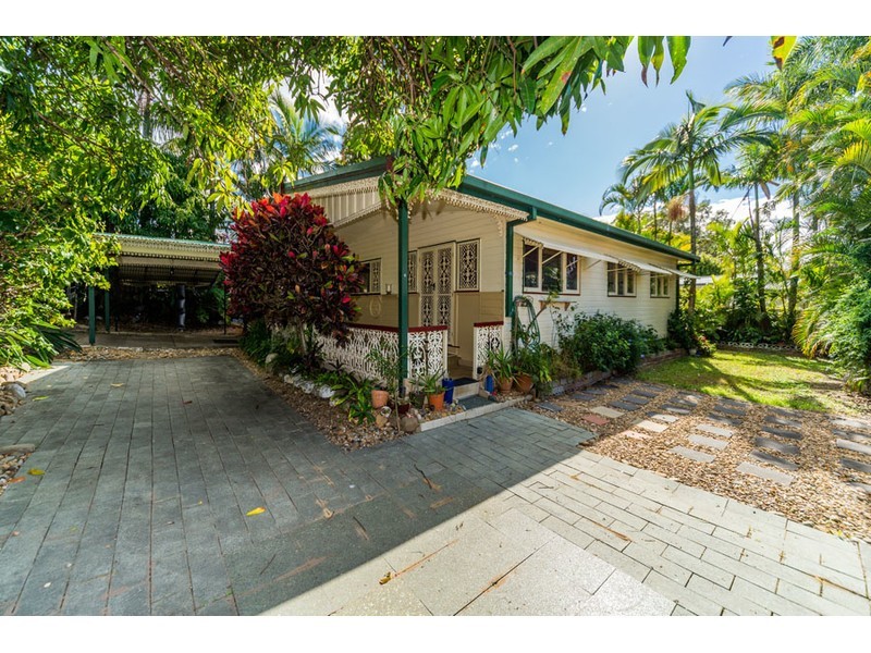 3 Penrock Parade, Labrador QLD 4215