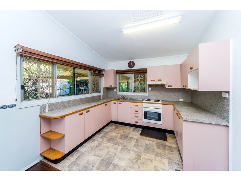 3 Penrock Parade, Labrador QLD 4215