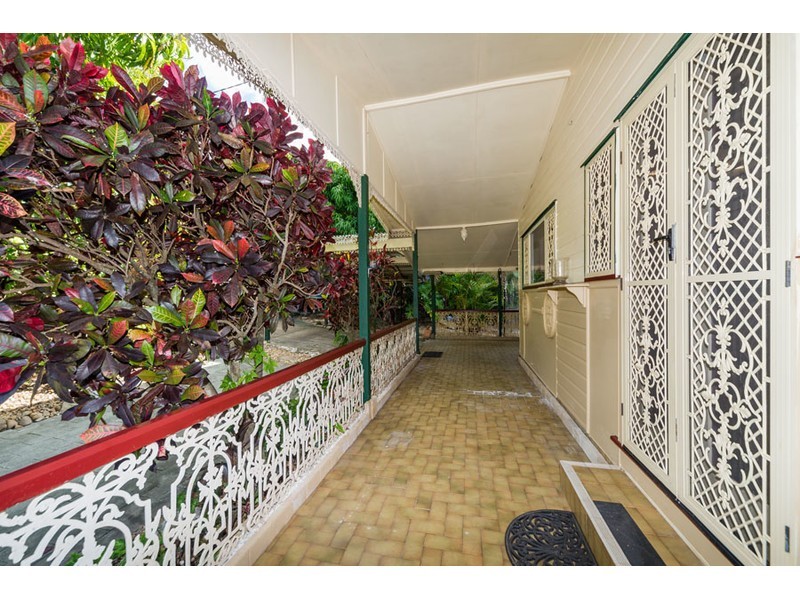 3 Penrock Parade, Labrador QLD 4215