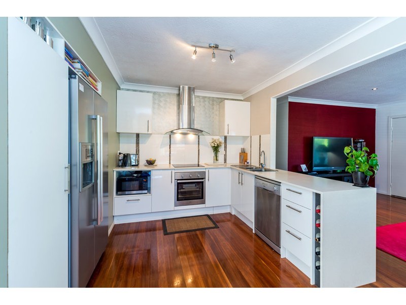 136 Muir Street, Labrador QLD 4215